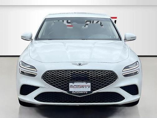 Uyuni White 2022 Genesis G70 2.0T RWD