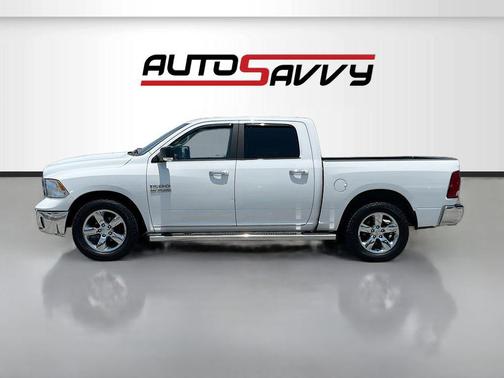 Bright White Clearcoat 2018 RAM 1500 Big Horn