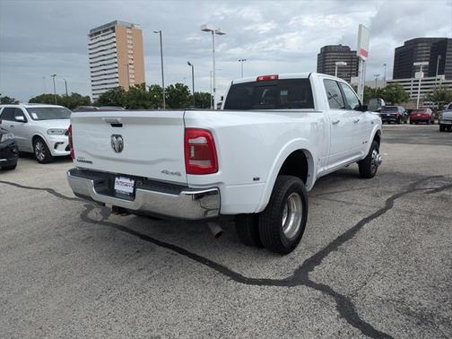 2022 RAM 3500 Laramie Crew Cab 4x4 8' Box