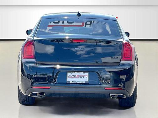 Gloss Black 2023 Chrysler 300 Touring