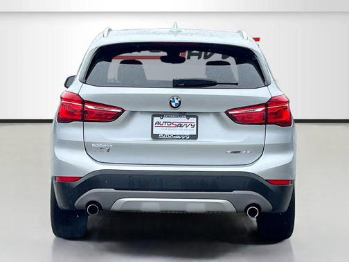 Glacier Silver Metallic 2019 BMW X1 sDrive28i