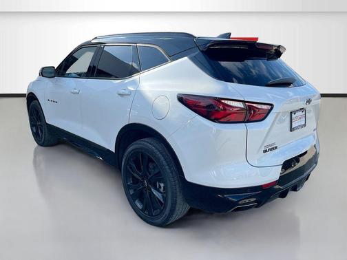 Iridescent Pearl Tricoat 2022 Chevrolet Blazer RS