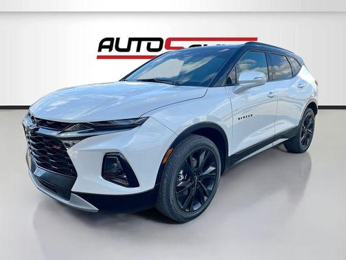Iridescent Pearl Tricoat 2022 Chevrolet Blazer RS
