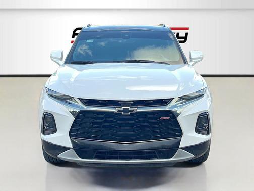 Iridescent Pearl Tricoat 2022 Chevrolet Blazer RS