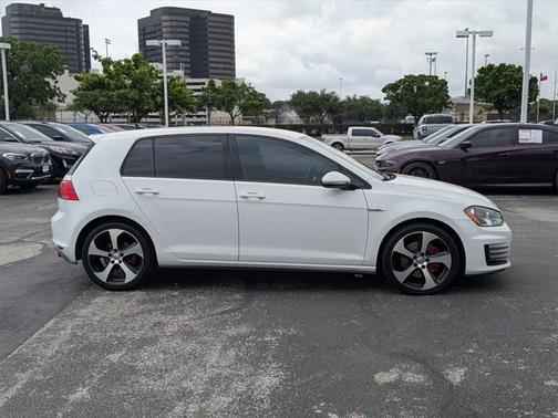 2017 Volkswagen Golf GTI 2.0T S 4-Door