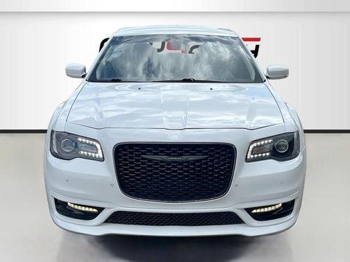 2022 Chrysler 300 Touring