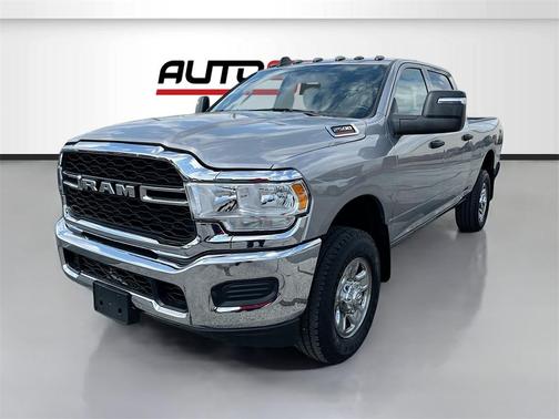 2024 RAM 2500 Tradesman Crew Cab 4x4 6'4' Box