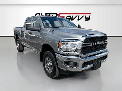 2024 RAM 2500 Tradesman Crew Cab 4x4 6'4' Box