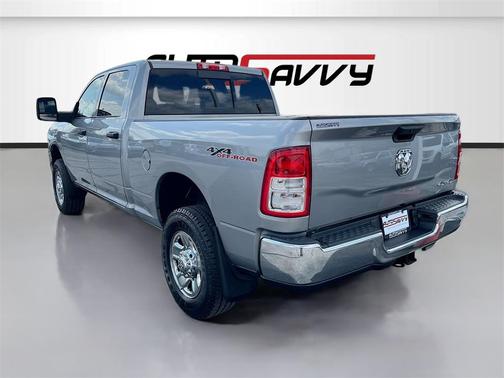 2024 RAM 2500 Tradesman Crew Cab 4x4 6'4' Box