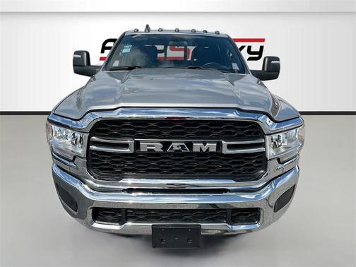 2024 RAM 2500 Tradesman Crew Cab 4x4 6'4' Box