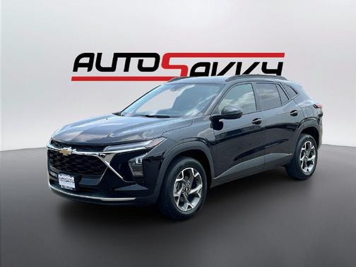 Mosaic Black Metallic 2024 Chevrolet Trax LT