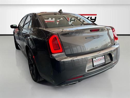2022 Chrysler 300 Touring