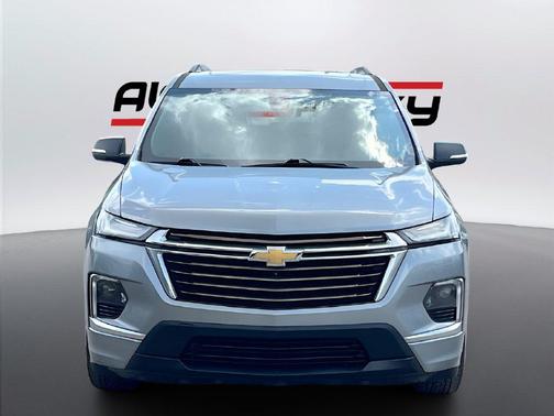 Sterling Gray Metallic 2023 Chevrolet Traverse High Country