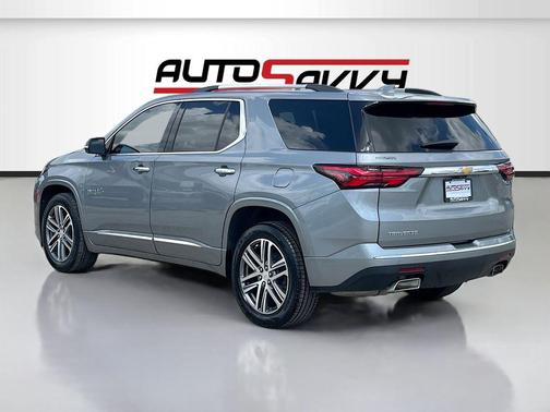 Sterling Gray Metallic 2023 Chevrolet Traverse High Country