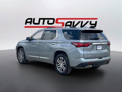Sterling Gray Metallic 2023 Chevrolet Traverse High Country
