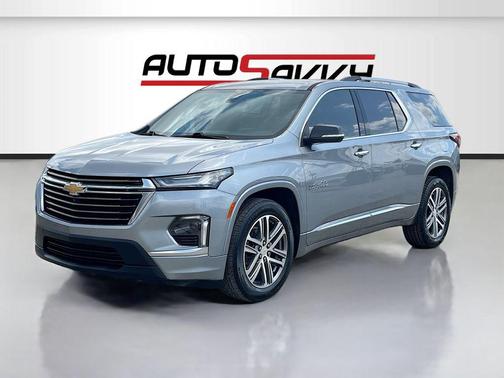 Sterling Gray Metallic 2023 Chevrolet Traverse High Country