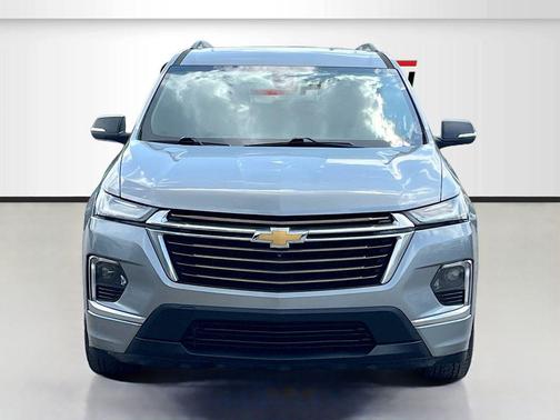 Sterling Gray Metallic 2023 Chevrolet Traverse High Country