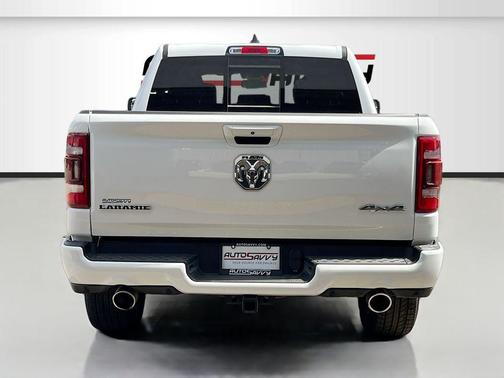 Bright White Clearcoat 2020 RAM 1500 Laramie