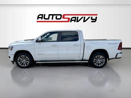 Bright White Clearcoat 2020 RAM 1500 Laramie