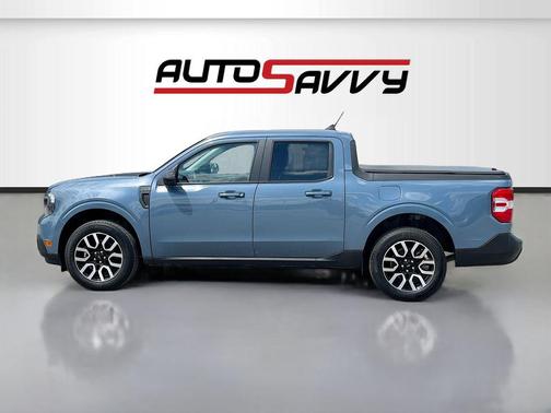 Azure Gray Metallic Tri-Coat 2024 Ford Maverick Lariat