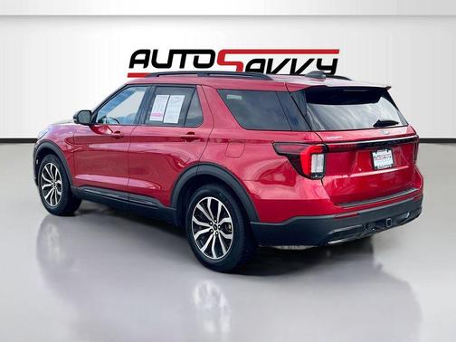 Rapid Red Metallic Tinted Clearcoat 2025 Ford Explorer ST-Line