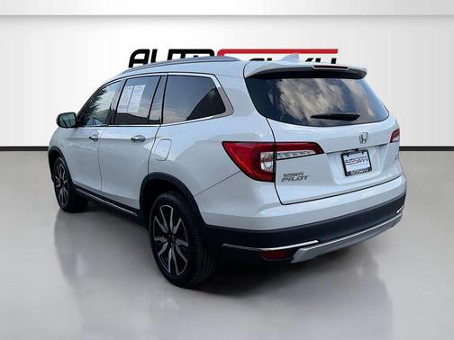 Platinum White Pearl 2021 Honda Pilot AWD Elite