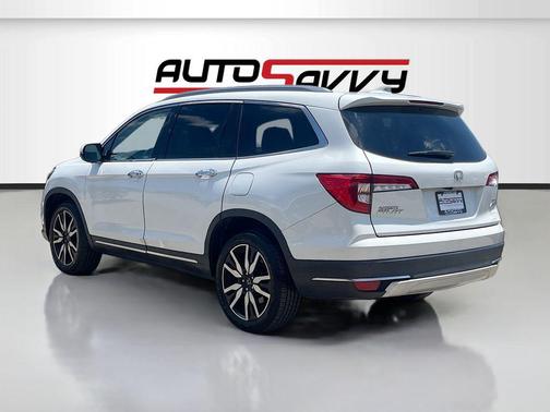 Platinum White Pearl 2021 Honda Pilot AWD Elite