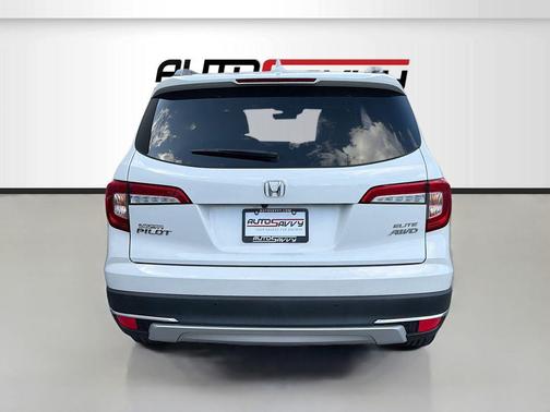 Platinum White Pearl 2021 Honda Pilot AWD Elite