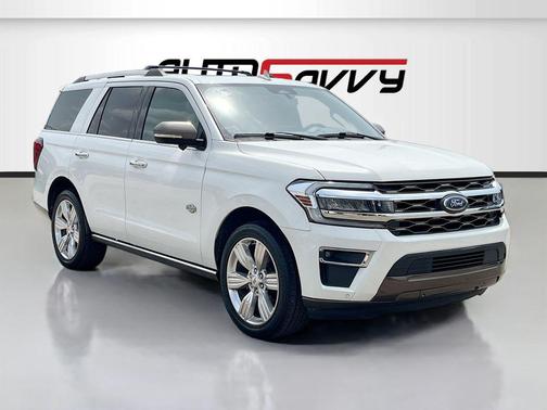 Star White Metallic Tri-Coat 2024 Ford Expedition King Ranch