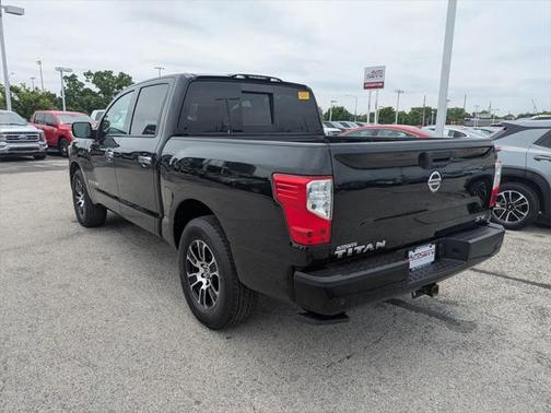 2021 Nissan Titan SV