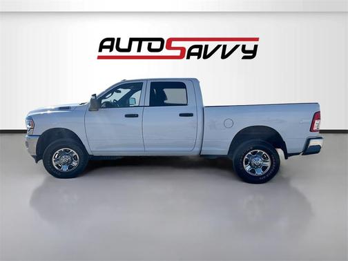 2024 RAM 2500 Tradesman Crew Cab 4x4 6'4' Box