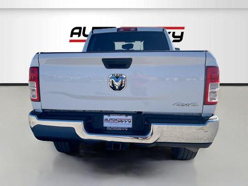 2024 RAM 2500 Tradesman Crew Cab 4x4 6'4' Box