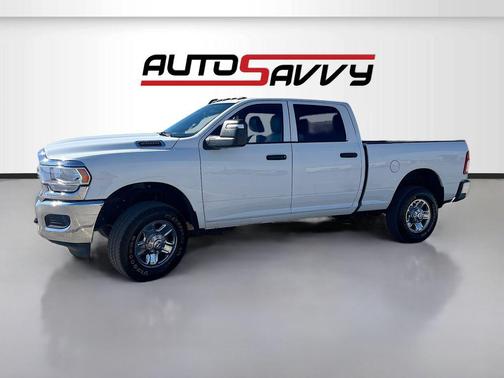 2024 RAM 2500 Tradesman Crew Cab 4x4 6'4' Box
