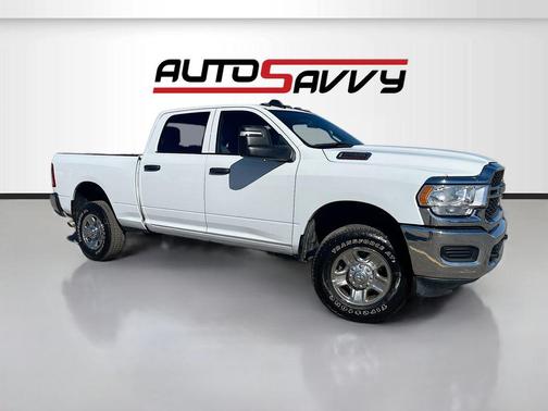 2024 RAM 2500 Tradesman Crew Cab 4x4 6'4' Box