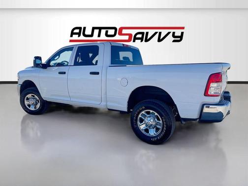 2024 RAM 2500 Tradesman Crew Cab 4x4 6'4' Box