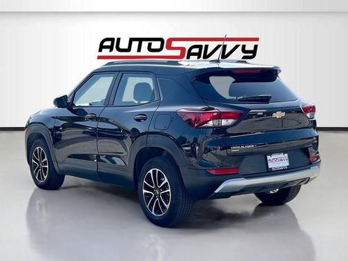 Mosaic Black Metallic 2025 Chevrolet Trailblazer LT