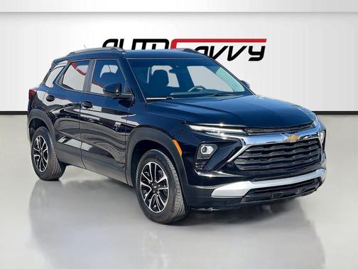 Mosaic Black Metallic 2025 Chevrolet Trailblazer LT
