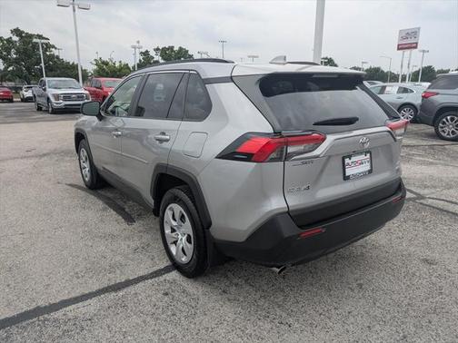 2020 Toyota RAV4 LE