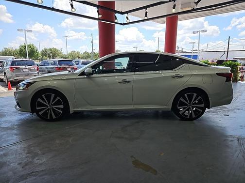2020 Nissan Altima Platinum FWD