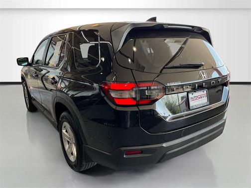 2023 Honda Pilot 2WD LX