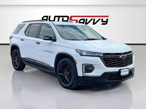Summit White 2023 Chevrolet Traverse Premier