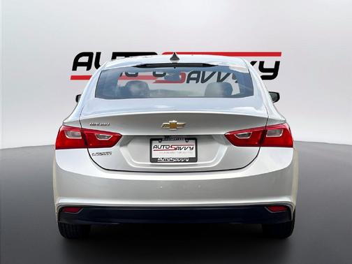 Silver Ice Metallic 2020 Chevrolet Malibu 1LS