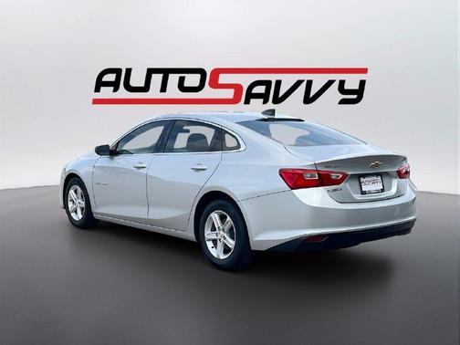 Silver Ice Metallic 2020 Chevrolet Malibu 1LS