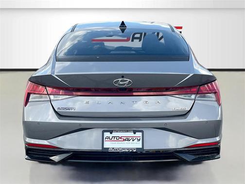 2022 Hyundai ELANTRA Limited