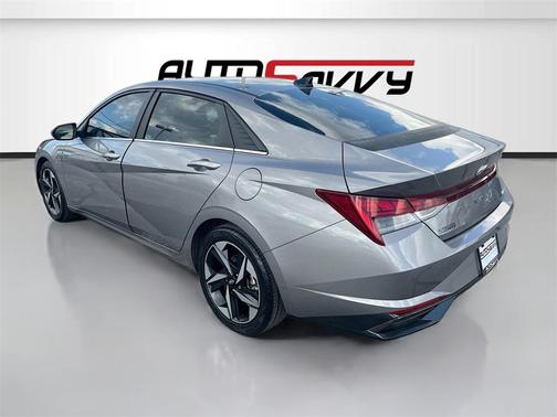 2022 Hyundai ELANTRA Limited