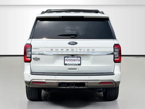 Star White Metallic Tri-Coat 2024 Ford Expedition King Ranch