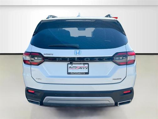 2023 Honda Pilot Touring 8-Passenger