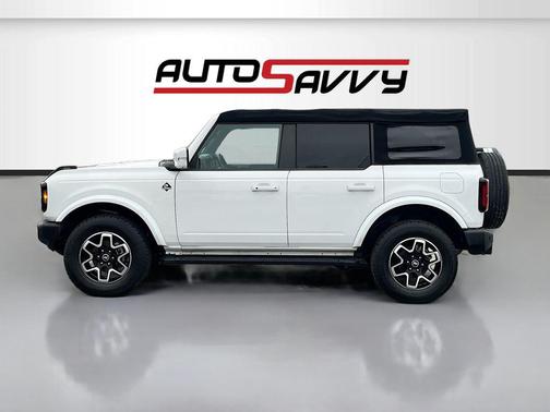 Oxford White 2022 Ford Bronco Outer Banks