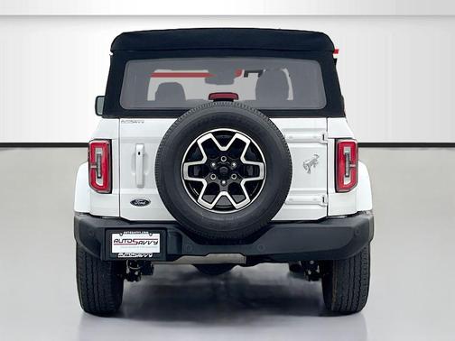 Oxford White 2022 Ford Bronco Outer Banks