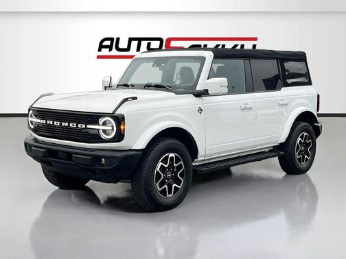 Oxford White 2022 Ford Bronco Outer Banks